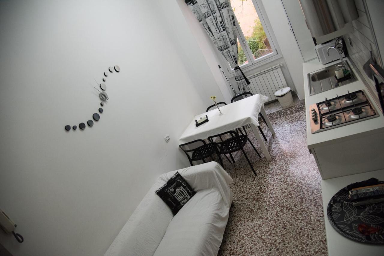 Beautiful&Spacious Apartment next to Termini 10 minutes from Coliseum Extérieur photo